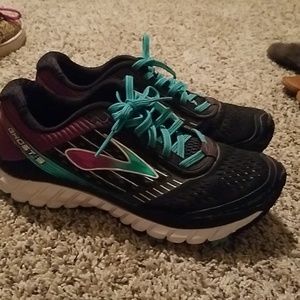 Brooks ghost running shoes